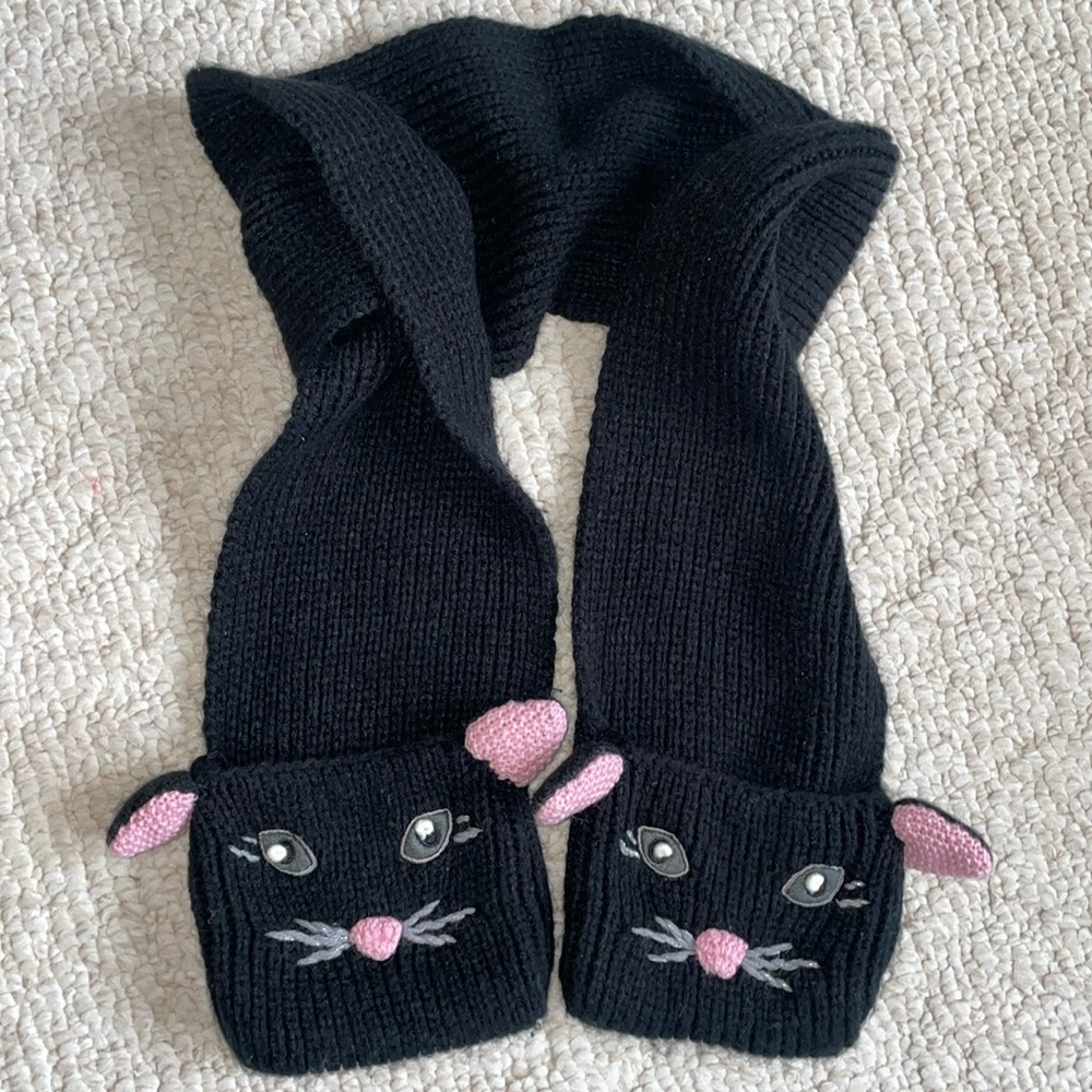 Girls black kitty pocket scarf.